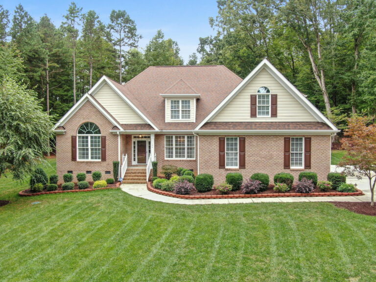 Read more about the article Lawn Care Calgary: How to Keep Your Lawn Healthy All Year